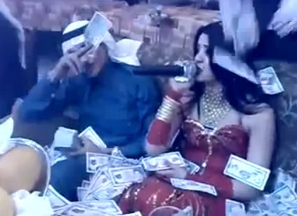 ΒΙΝΤΕΟ-Ο πρίγκιπας έχει λεφτά για… πέταμα