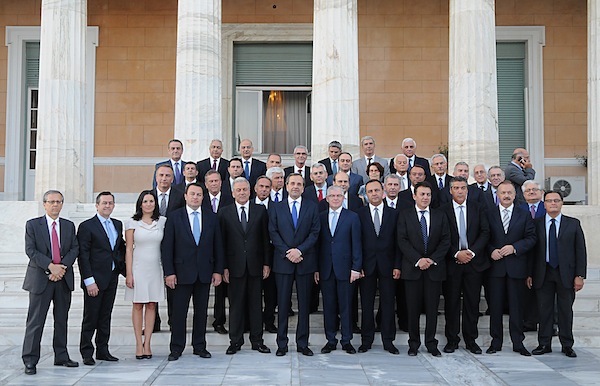 Οι “αμετακίνητοι” του ανασχηματισμού