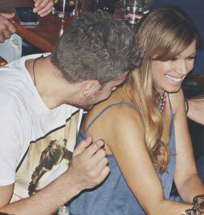 ΦΩΤΟ-H έξοδος της Κοκκίνου με τον Μπόγρη