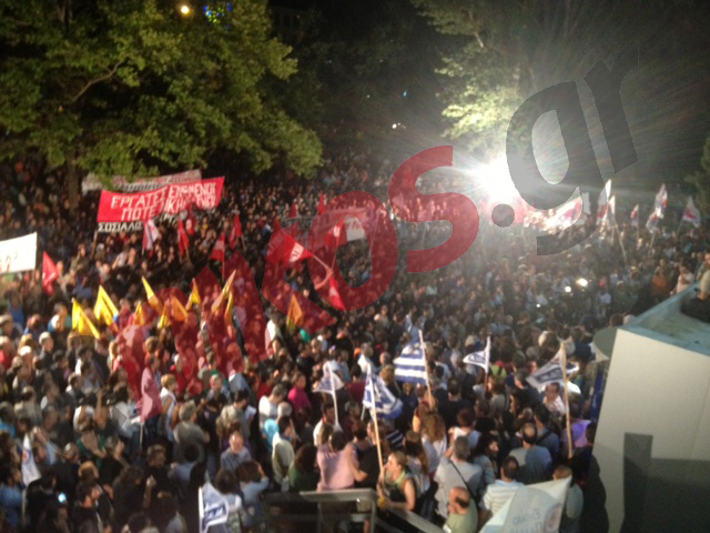 ΦΩΤΟ-Χιλιάδες πολίτες στο Ραδιομέγαρο-Κλειστή η Μεσογείων