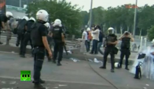 ΤΩΡΑ – ΦΩΤΟ: Η αστυνομία κλείνει τους δρόμους