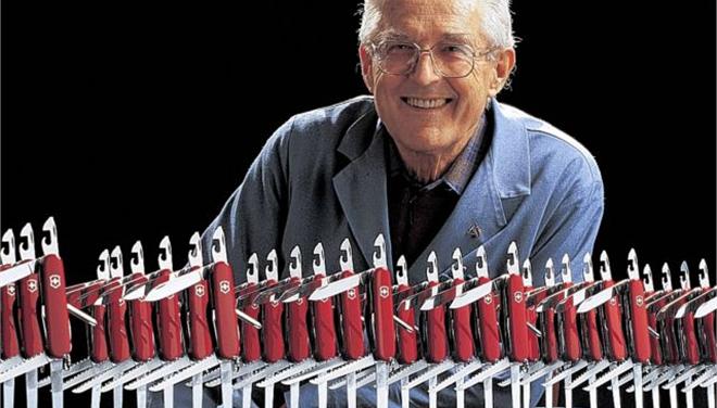 Έφτιαξε τον κατακόκκινο σουγιά