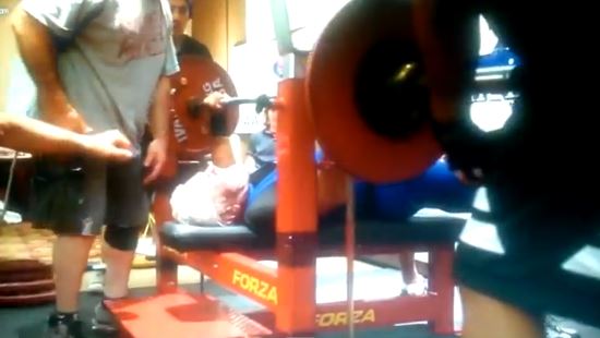 ΒΙΝΤΕΟ-91χρονος σηκώνει 85 κιλά