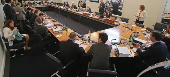 FIA: «Στα μαλακά» η Mercedes