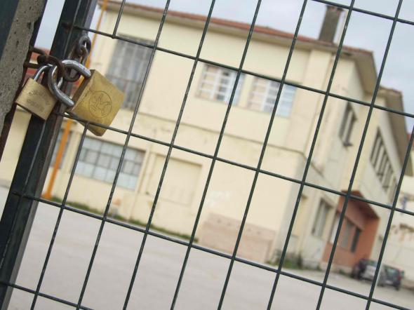 Κλείνουν σχολεία στην περιφέρεια