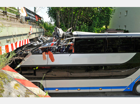 ΦΩΤΟ-Μόναχο.40 μαθητές τραυματίες