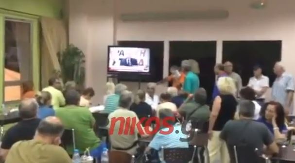 ΒΙΝΤΕΟ – Οι εργαζόμενοι παρακολουθούν τον Κουβέλη