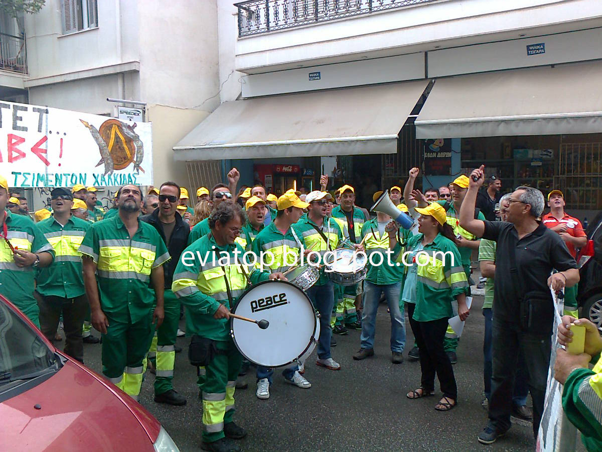 Έριξαν κροτίδες στο γραφείο του Κεδίκογλου