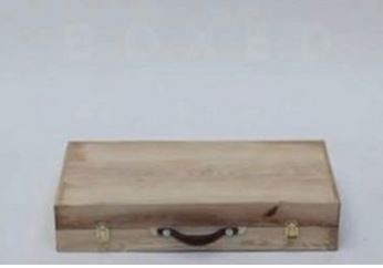 ΦΩΤΟ-Βαλίτσα που γίνεται… γραφείο