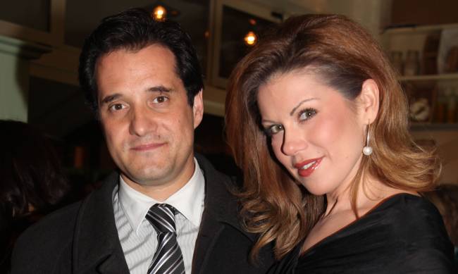 Ο Άδωνις προμοτάρει την Ευγενία