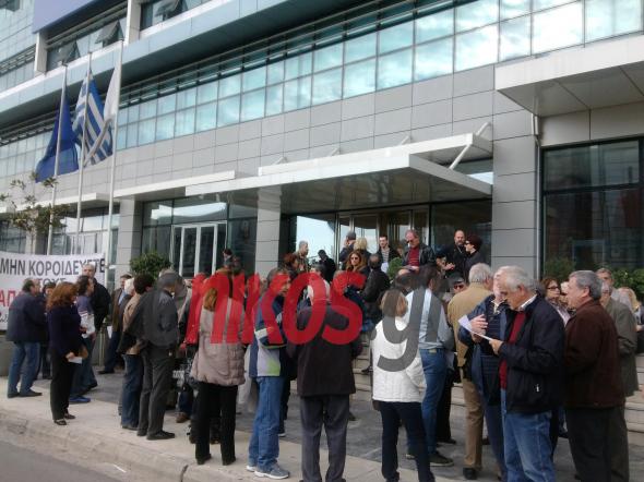 ΤΩΡΑ-Μικροομολογιούχοι έξω από το ΣτΕ