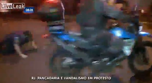 ΒΙΝΤΕΟ-Αστυνομικός παρέσυρε… αστυνομικό