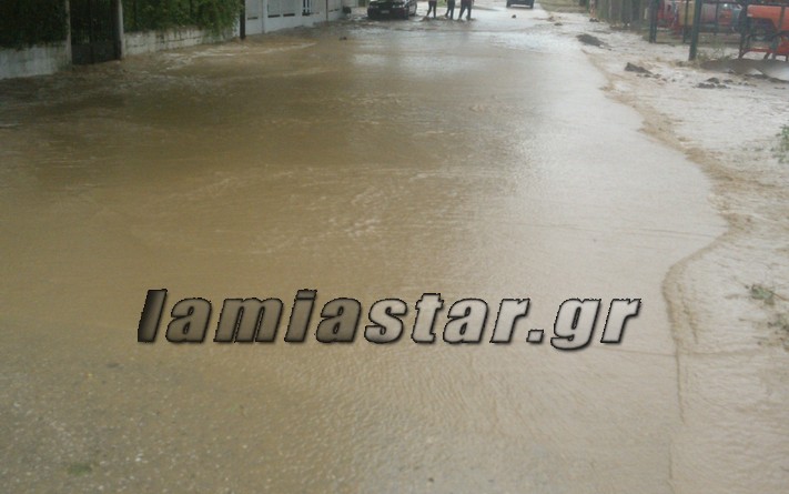 ΦΩΤΟ-Καταστροφές από τη βροχή στην Λαμία
