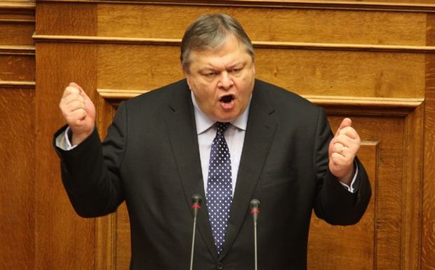 Τι λέει το ΠΑΣΟΚ για τον ανασχηματισμό