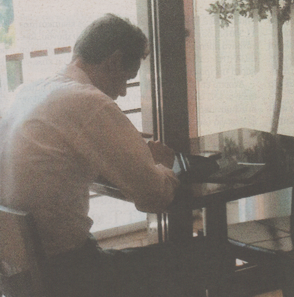 ΦΩΤΟ-Ο Τόμσεν… ξυπόλυτος