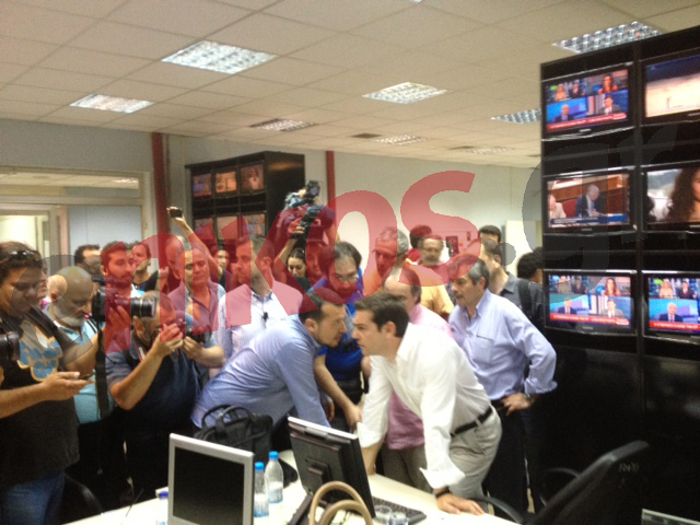 ΦΩΤΟ- Ο Τσίπρας στην ΕΡΤ