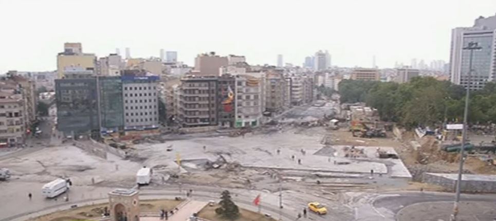 Νύχτα συγκρούσεων στην Ταξίμ