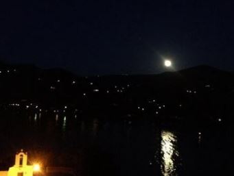 ΦΩΤΟ-Η πανσέληνος της Δωροθέας