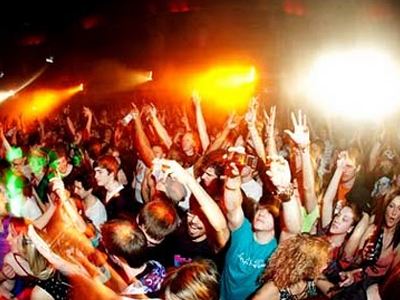 “Επέκταση” στο ωράριο της μουσικής