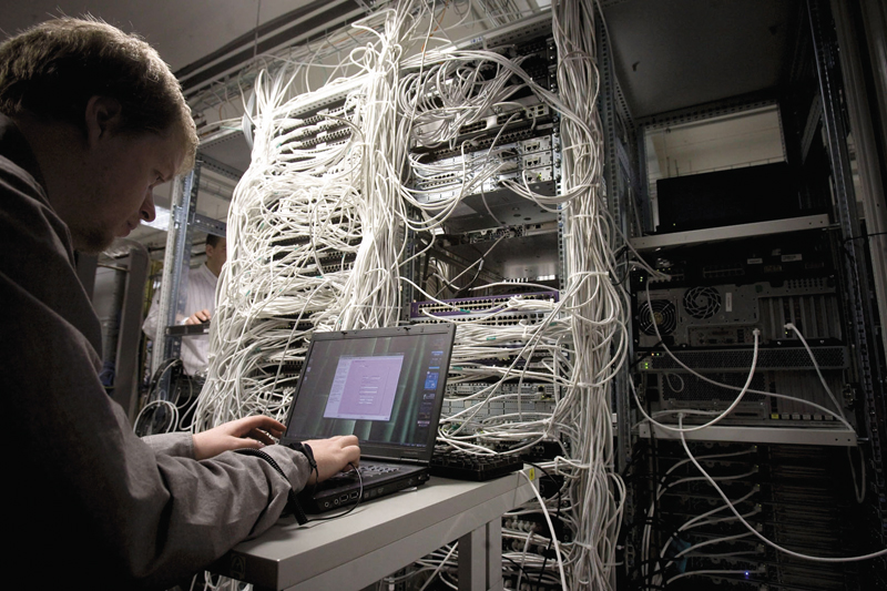 Αγγλία: Νόμιμη η παρακολούθηση των τηλεπικοινωνιών