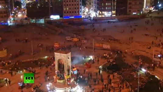 ΤΩΡΑ-Ηρεμία στην πλατεία Ταξίμ