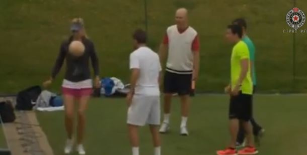 ΒΙΝΤΕΟ-Τα μαγικά της Σαράποβα με τη μπάλα