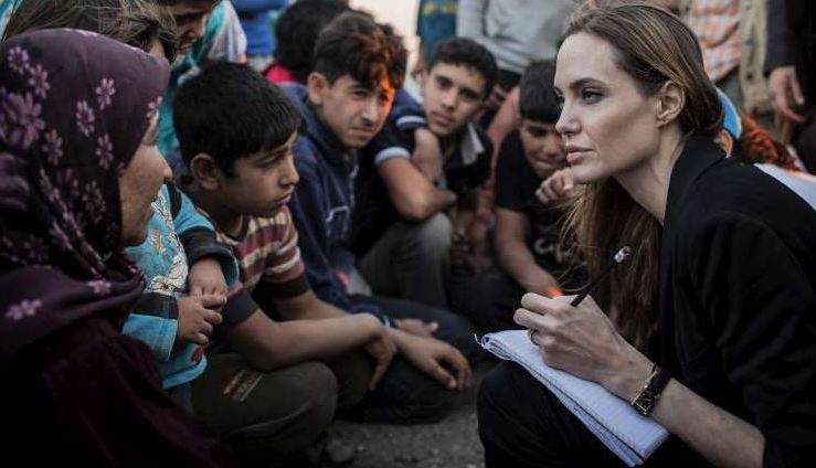 Η Jolie για τους πρόσφυγες