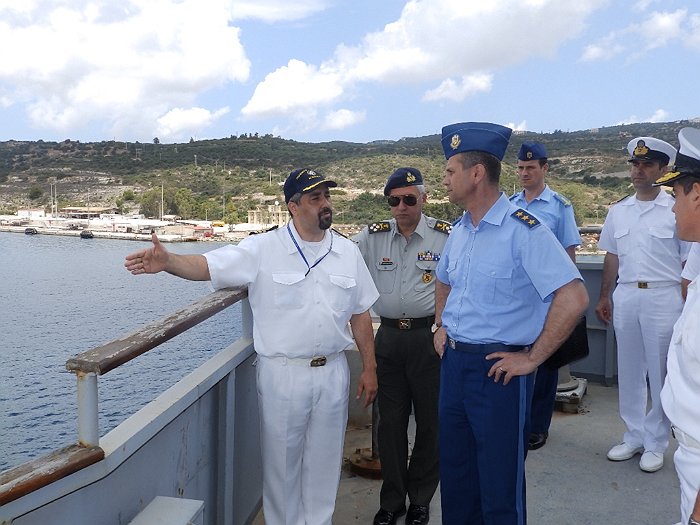 ΦΩΤΟ-Ο αρχηγός ΓΕΕΘΑ στην Κρήτη