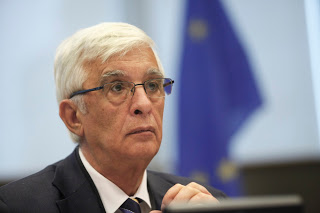 Τσουκαλάς: “Ευθανασία ως θεραπευτική μέθοδος”