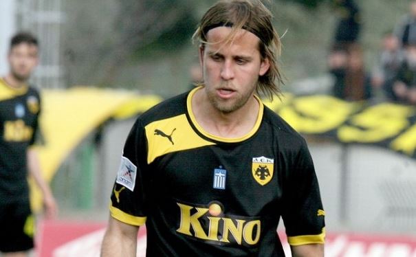 Έμεινε στην ΑΕΚ ο Κορδέρο