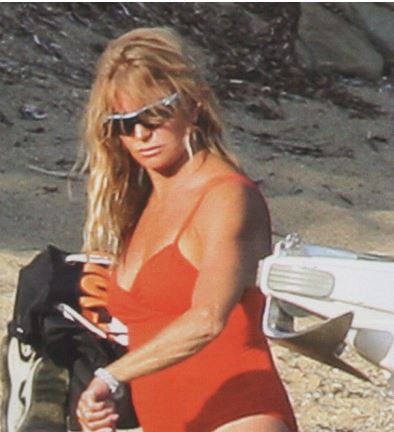 ΦΩΤΟ-Η Γκόλντι Χον στην Σκιάθο