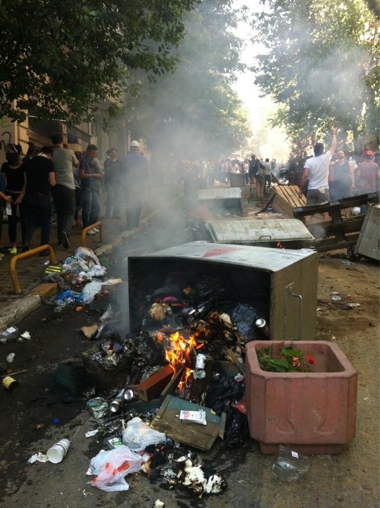 ΤΩΡΑ-Ξεκίνησαν οι οδομαχίες