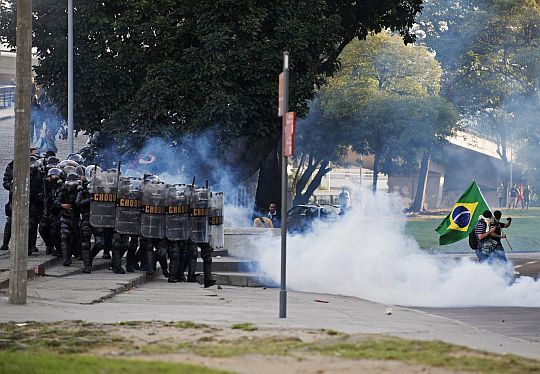 Μεγάλες διαδηλώσεις στη Βραζιλία