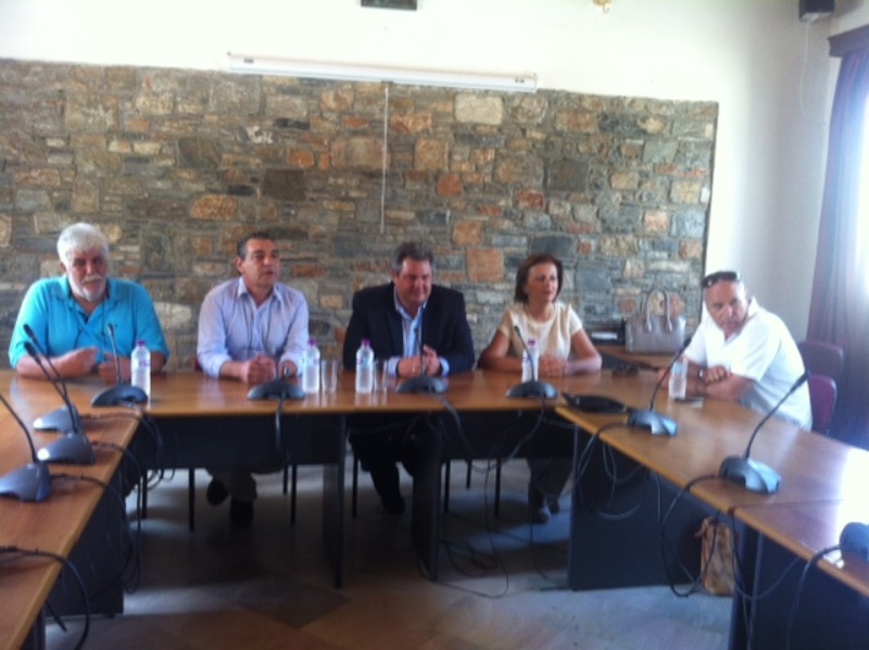 ΦΩΤΟ-Ο Καμμένος στην Σκόπελο