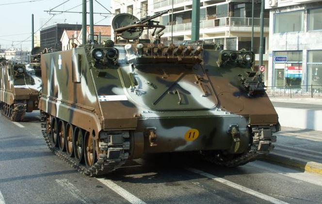 ΒΙΝΤΕΟ: Τραγωδία με στρατιώτη-Νεκρός από ανατροπή άρματος μάχης