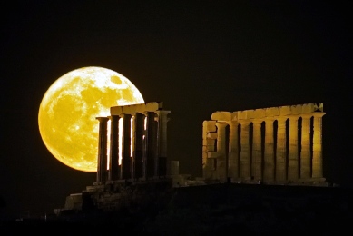 Την Κυριακή η μεγαλύτερη πανσέληνος