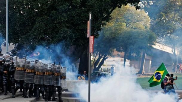 Επεισοδίων συνέχεια στη Βραζιλία