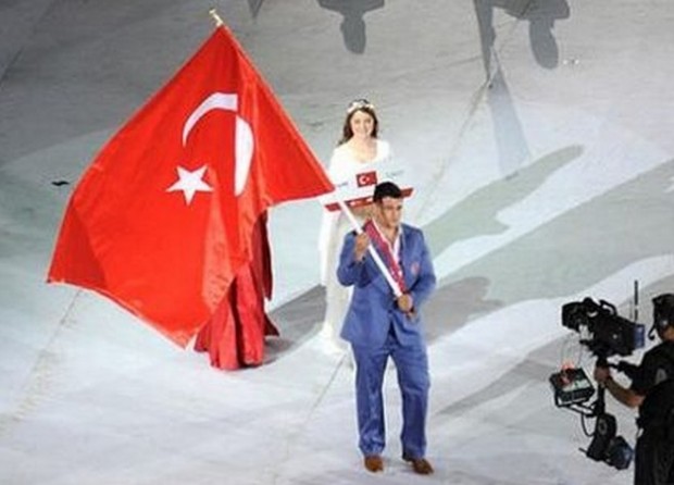 Σάλος από το ανθελληνικό “τιτίβισμα” του Τούρκου σημαιοφόρου