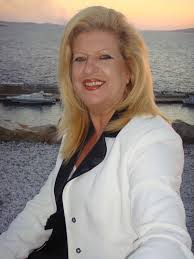 ΦΩΤΟ-Αυτή είναι η νέα Δήμαρχος Μυκόνου