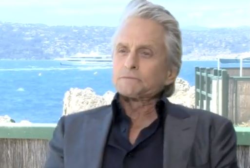 Λέει αλήθεια ο Ντάγκλας για τον καρκίνο και το σεξ;