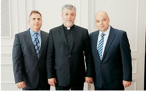 Έλληνας ιερέας από τον Καναδά δημιουργεί αεροπορική εταιρεία