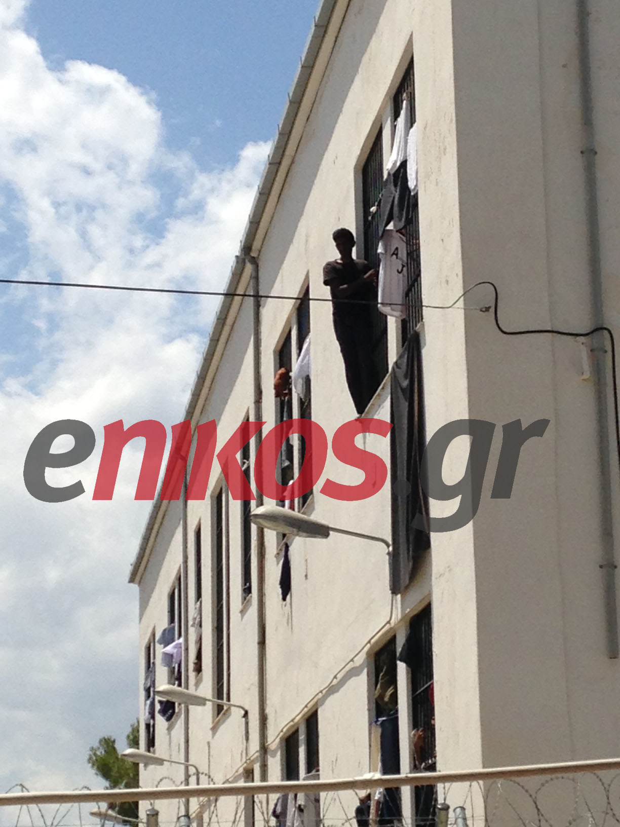 ΦΩΤΟ-Κρατούμενος απειλούσε να αυτοκτονήσει