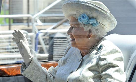 Άπαντες παρόντες για την Ελισάβετ