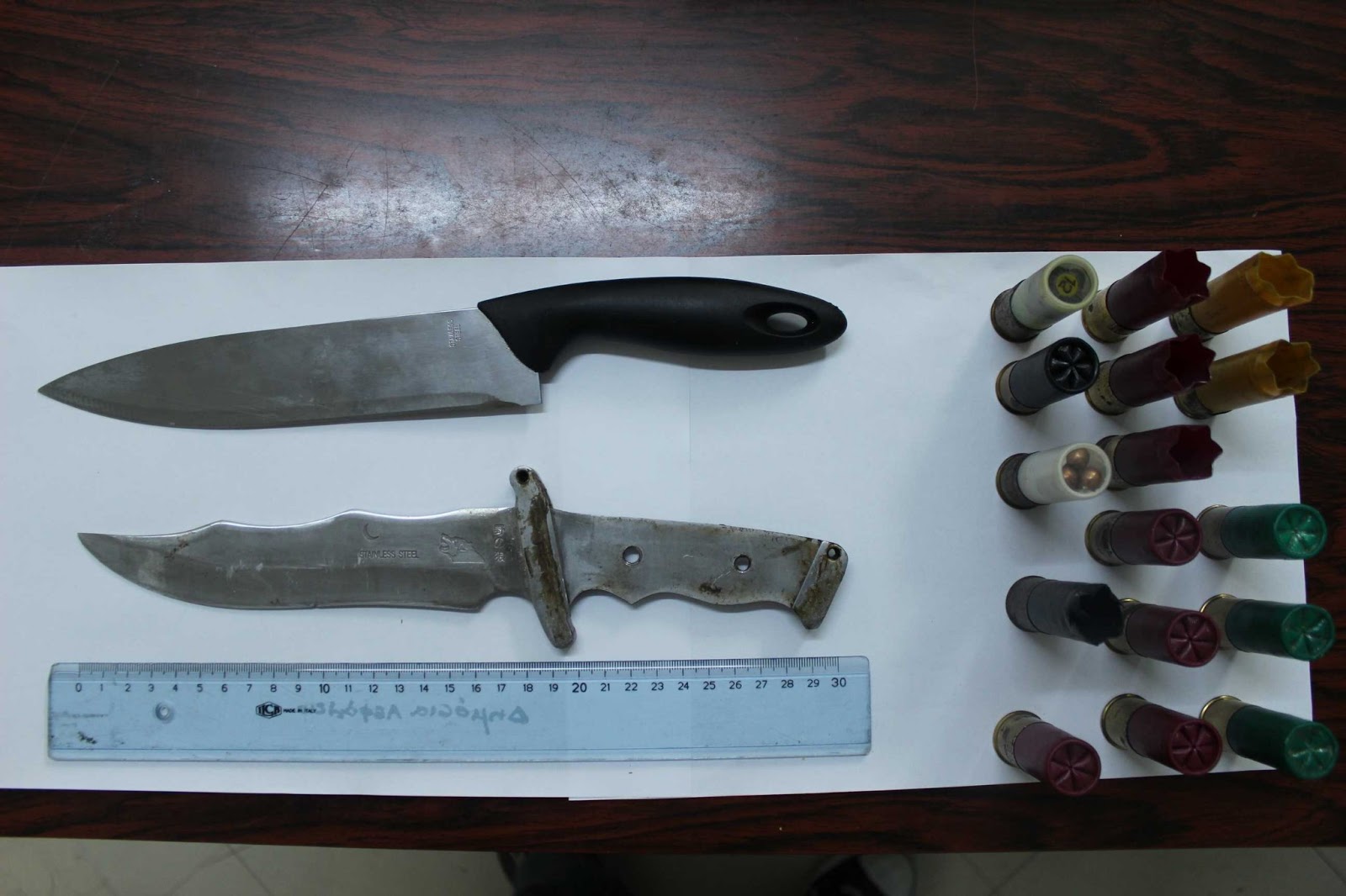 Τον μαχαίρωσε μπροστά στη μητέρα του