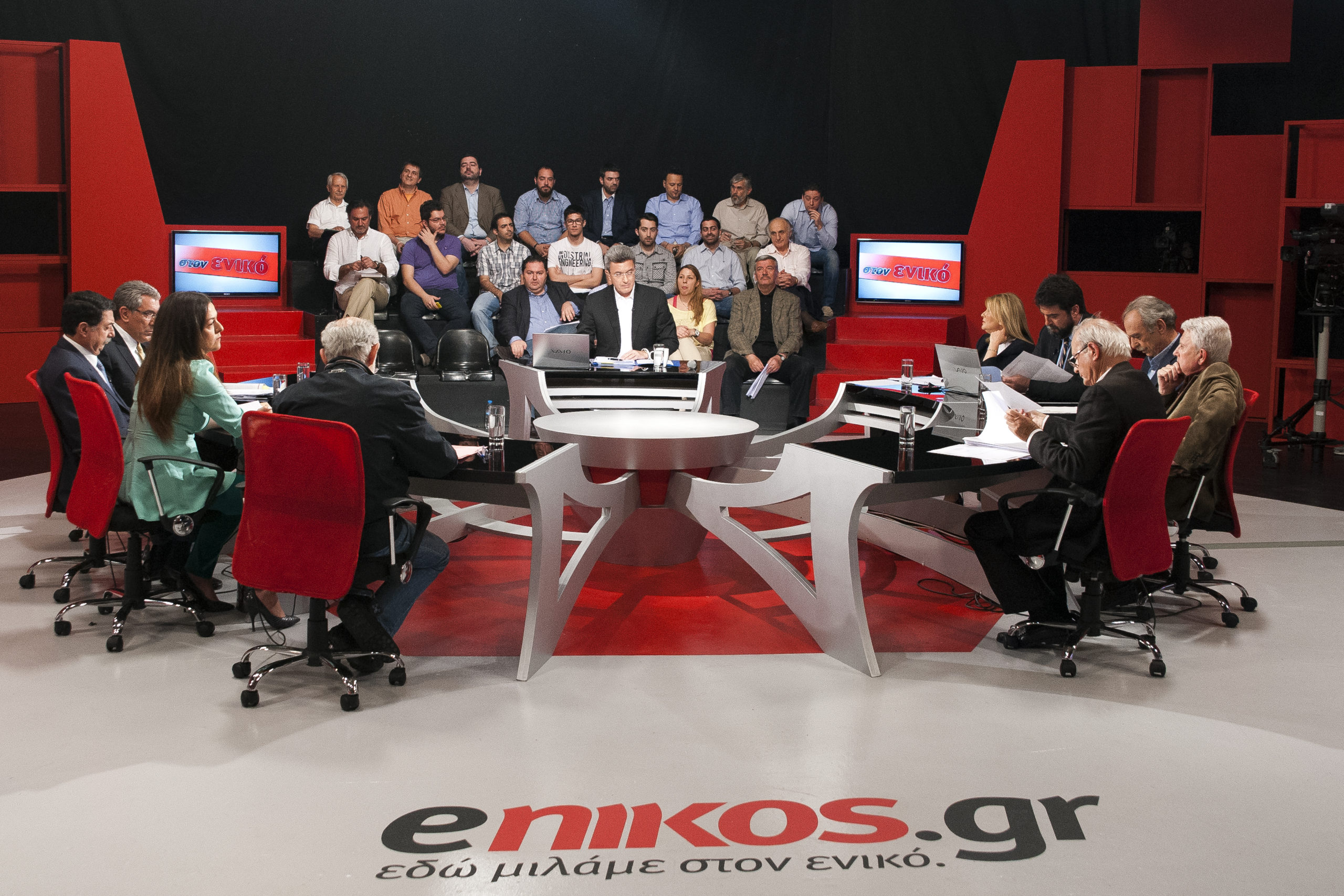 Σήμερα στις 5μ.μ. δείτε την εκπομπή του Νίκου Χατζηνικολάου από iphone ή ipad