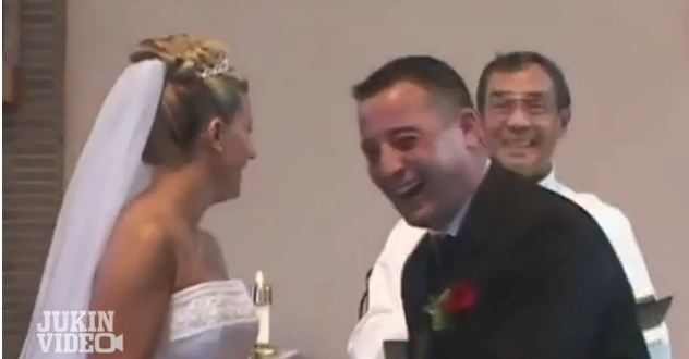 ΒΙΝΤΕΟ-Το γέλιο βγήκε από τον…γάμο