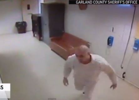 ΒΙΝΤΕΟ- Απόδραση κρατούμενου on camera