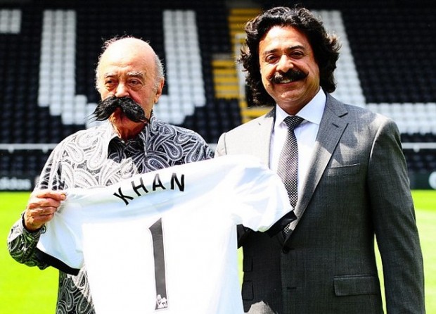 Τον υποδέχτηκε με… μουστάκι