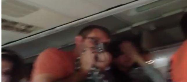 ΒΙΝΤΕΟ-Το βίντεο του επιβάτη του Boeing