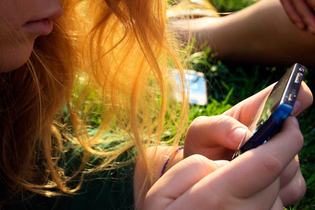 Σημάδια στο κινητό που δείχνουν ότι σε απατά